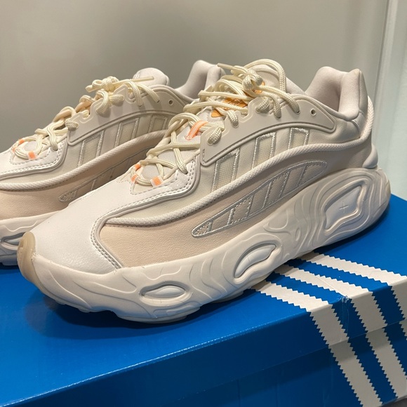 Brand New in Box Adidas Oznova Womens size 10.5 - Picture 1 of 6